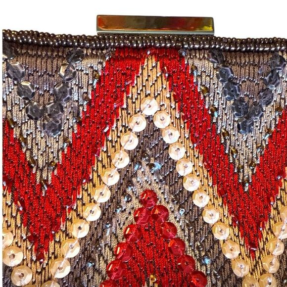 BCBGMaxAzria Retro Chevron Sequin Clutch with Silver Chain Strap‎ - Picture 5 of 8